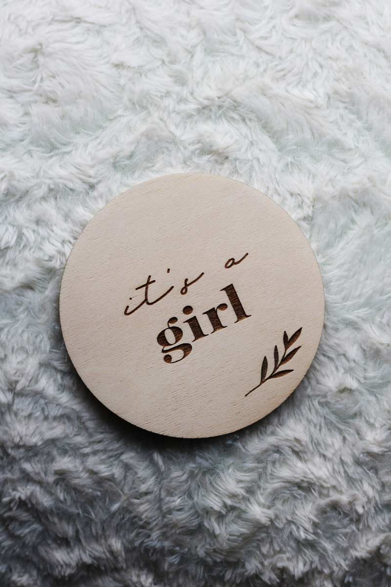 'It's a girl' Wooden Disc