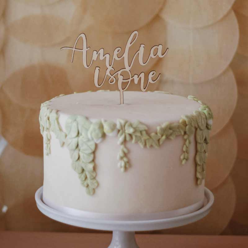 Ξύλινο Cake Topper Όνομα Is One'