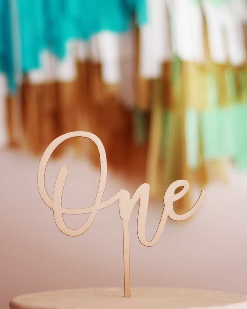 Ξύλινο Cake topper 'One' Calligraphy