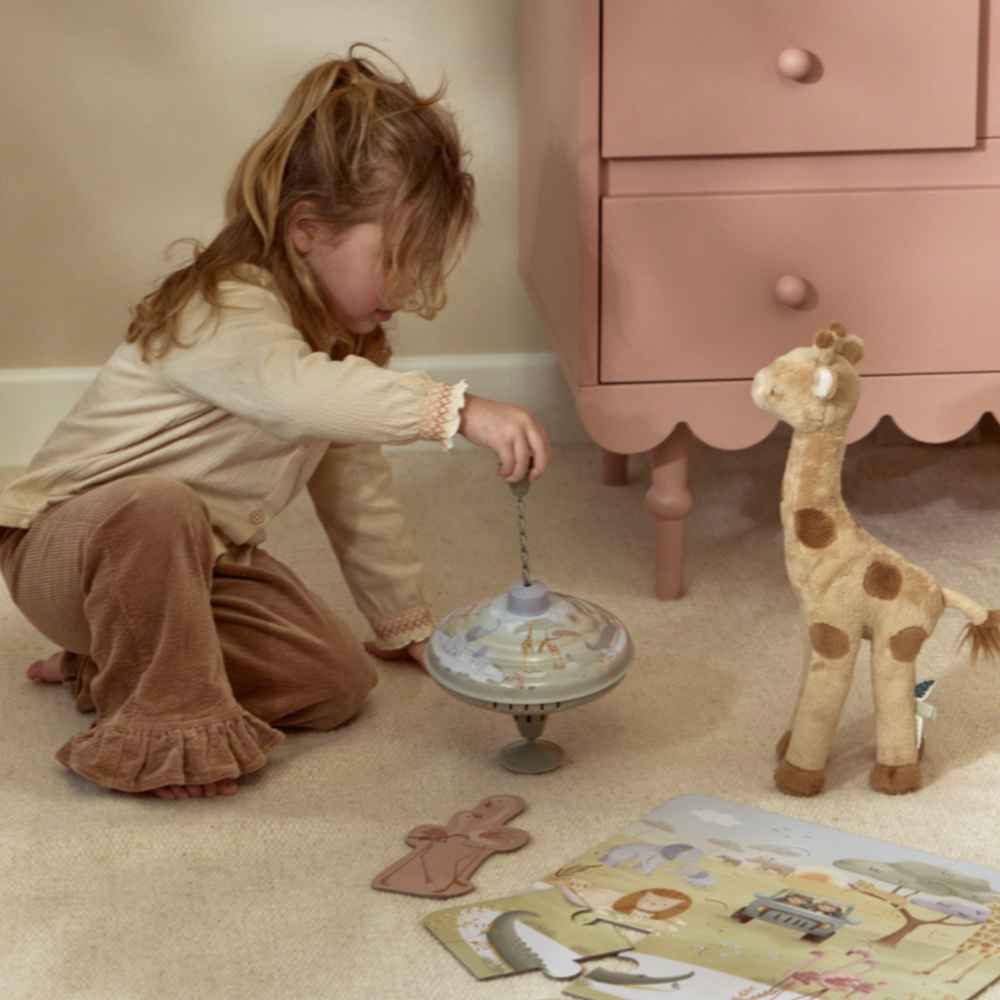 little-dutch-yfasmatini-kamilopardali-safari-friends-piti-2