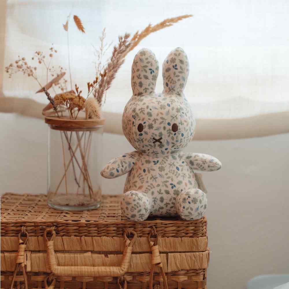 Little Dutch Υφασμάτινο Κουκλάκι Miffy Lucky Leaves All Over 20εκ. GRS