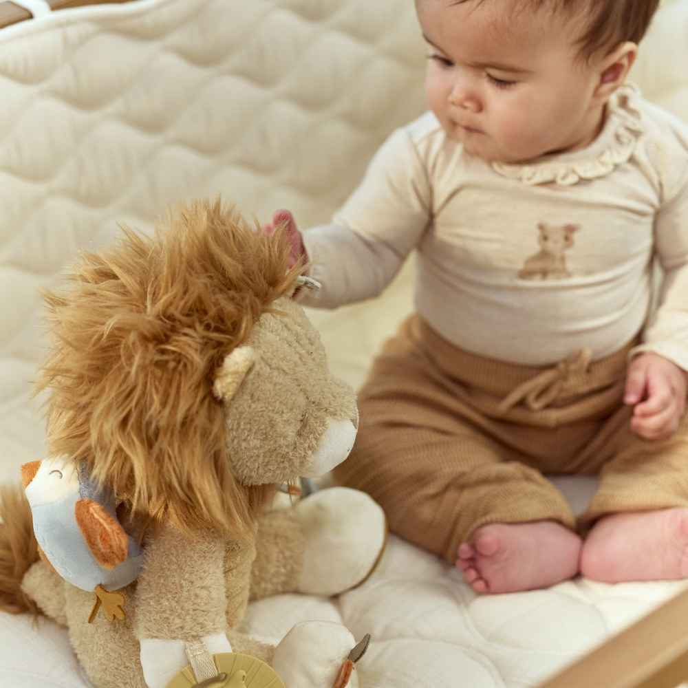 little-dutch-yfasmatino-liontaraki-drastiriotiton-safari-friends-piti-11