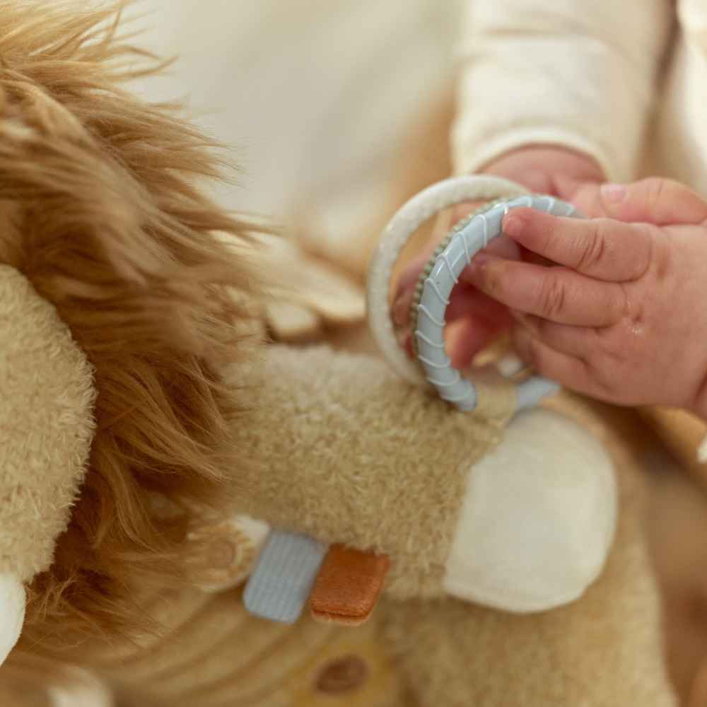 little-dutch-yfasmatino-liontaraki-drastiriotiton-safari-friends-piti-6