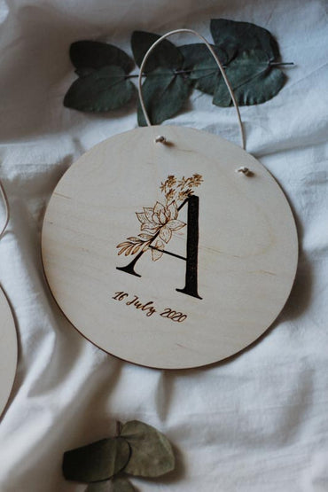 Wooden Disc Floral Romance με Όνομα & Ημ/νία γέννησης